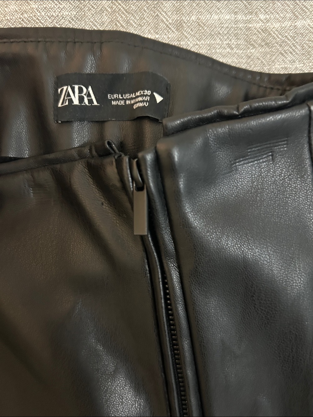 Zara Black Faux Leather Skinny Pants - size large - Picture 3 of 8